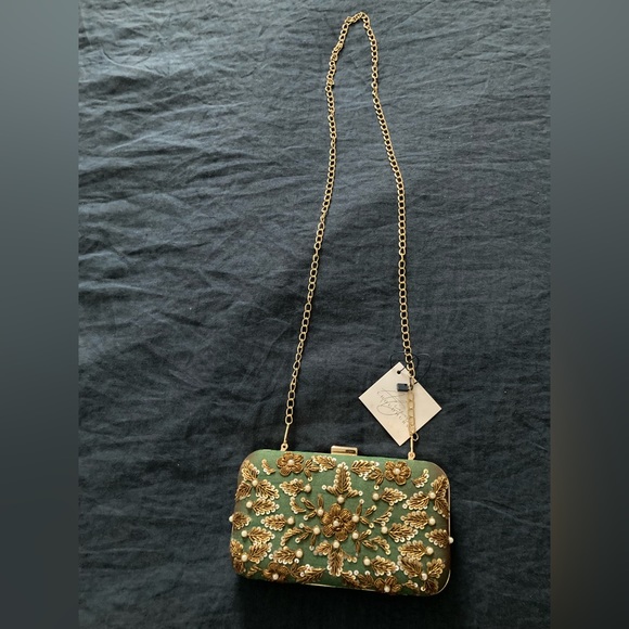 Atiya Choudhury Embellished Green Clutch - Picture 4 of 5